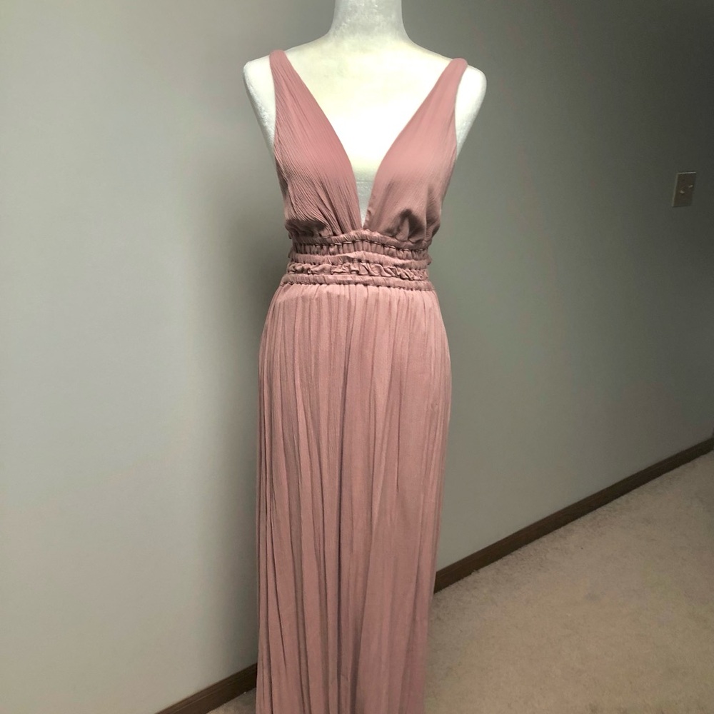 Beautiful, great for summer WAYF dress!